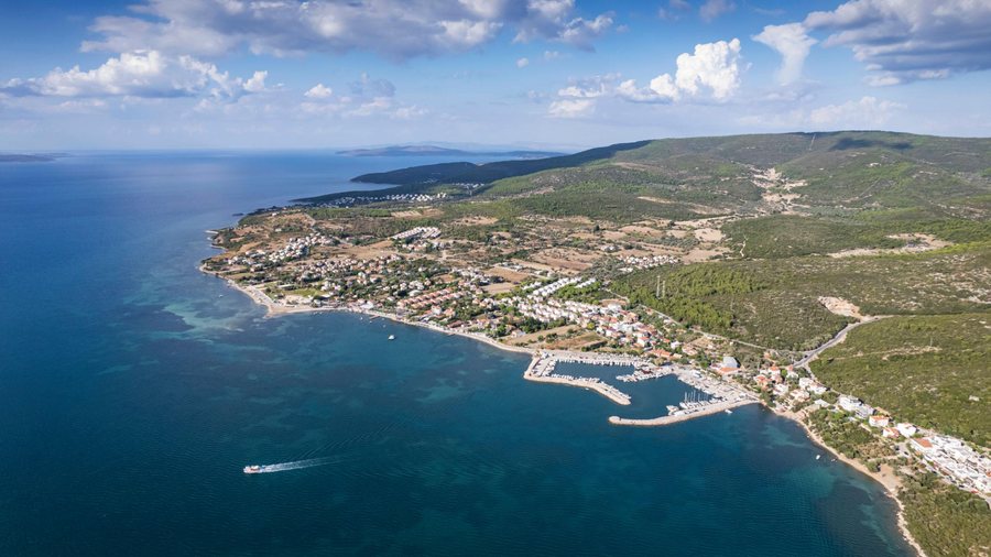Urla kıyısı, İzmir